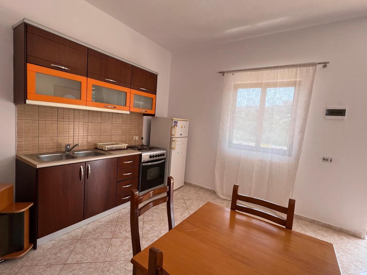 Saranda Apartments *
